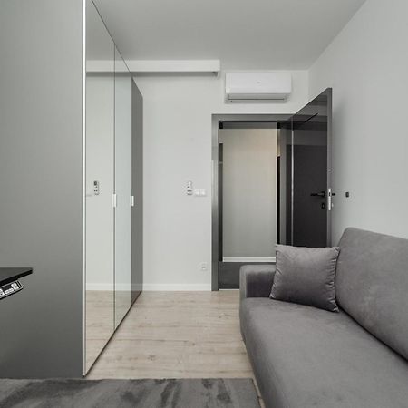 Luksusowy Apartament Z 3 Sypialniami, Klimatyzacja, Parkingiem I Biurkiem We Wroclawiu By Renters Prestige Екстериор снимка