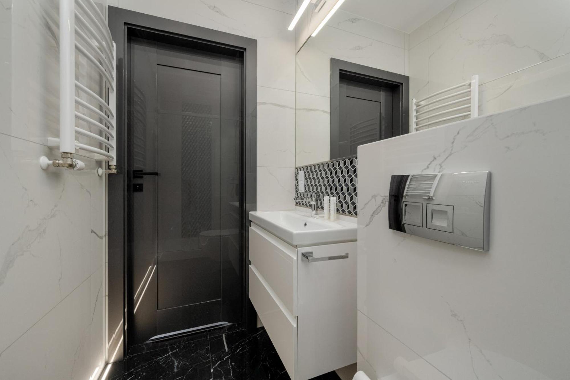 Luksusowy Apartament Z 3 Sypialniami, Klimatyzacja, Parkingiem I Biurkiem We Wroclawiu By Renters Prestige Екстериор снимка
