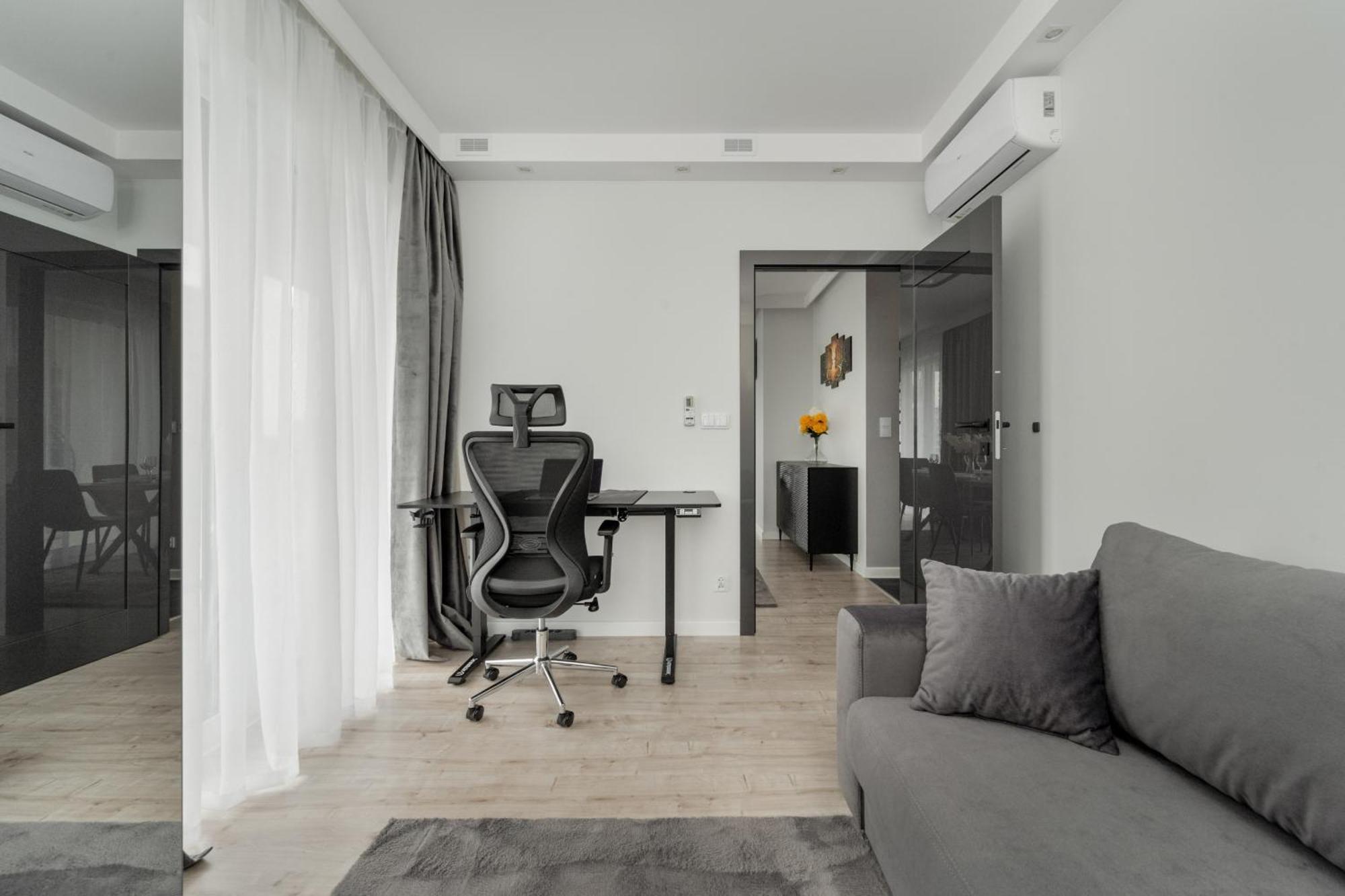Luksusowy Apartament Z 3 Sypialniami, Klimatyzacja, Parkingiem I Biurkiem We Wroclawiu By Renters Prestige Екстериор снимка