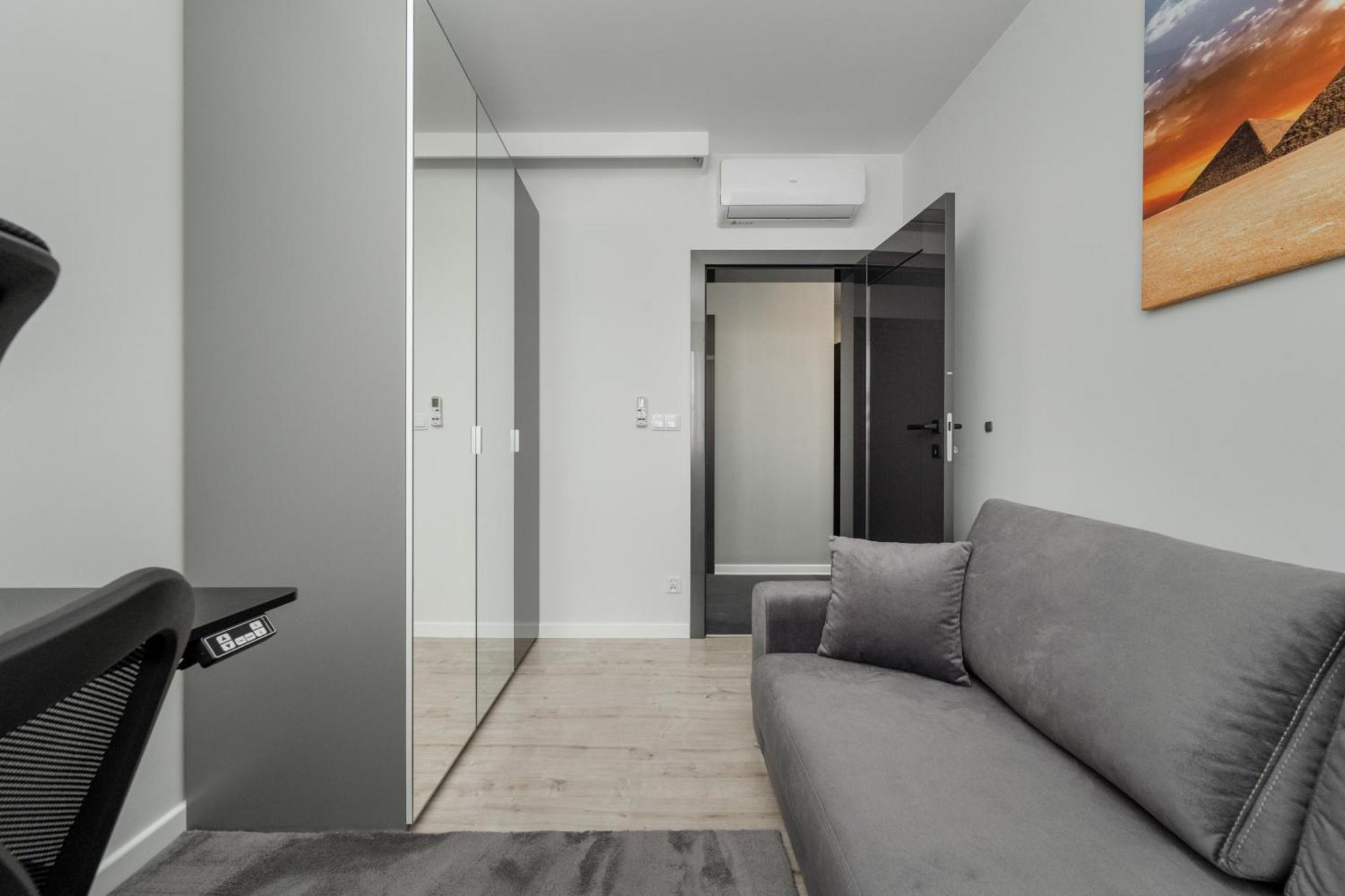 Luksusowy Apartament Z 3 Sypialniami, Klimatyzacja, Parkingiem I Biurkiem We Wroclawiu By Renters Prestige Екстериор снимка
