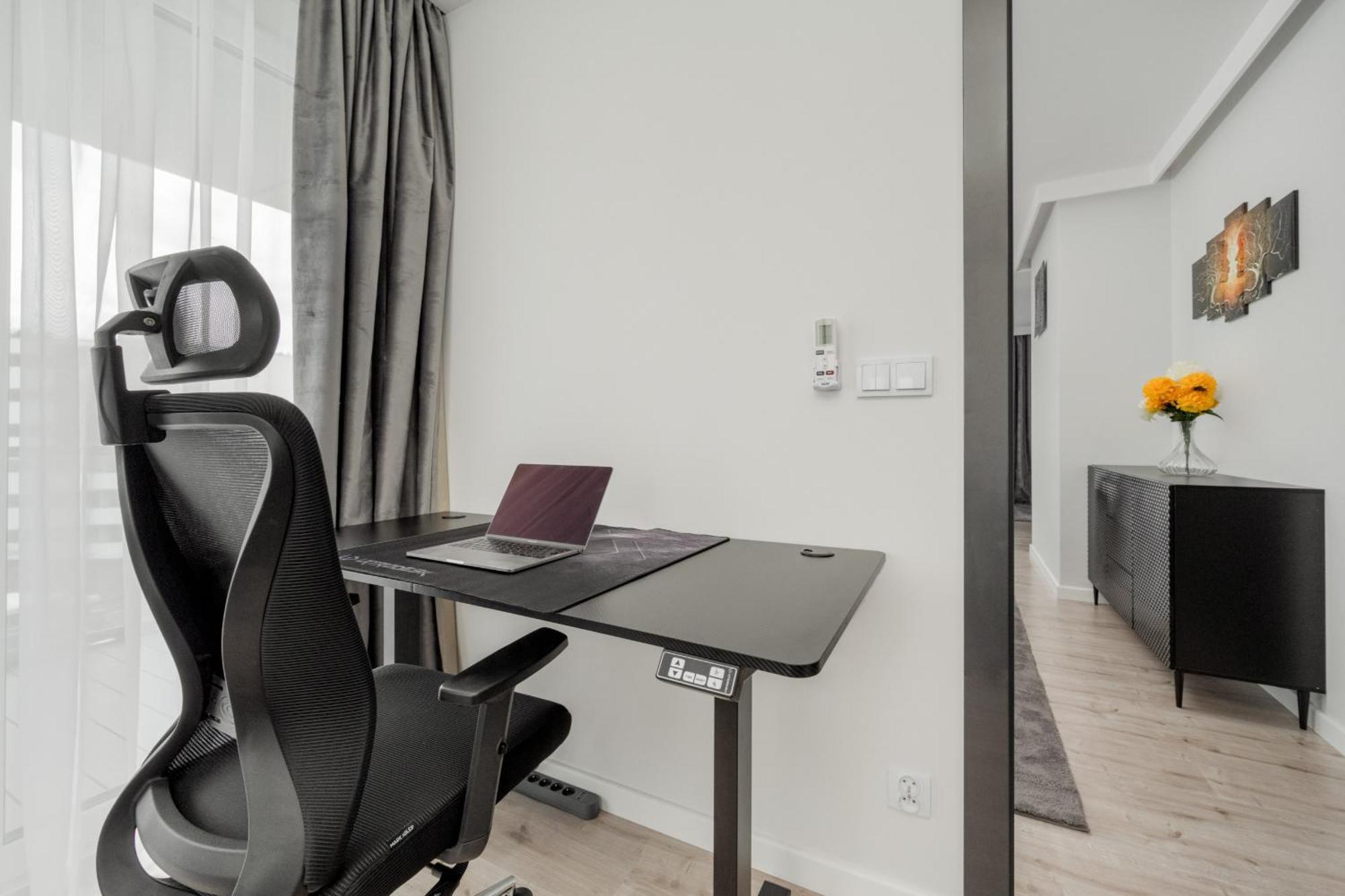 Luksusowy Apartament Z 3 Sypialniami, Klimatyzacja, Parkingiem I Biurkiem We Wroclawiu By Renters Prestige Екстериор снимка