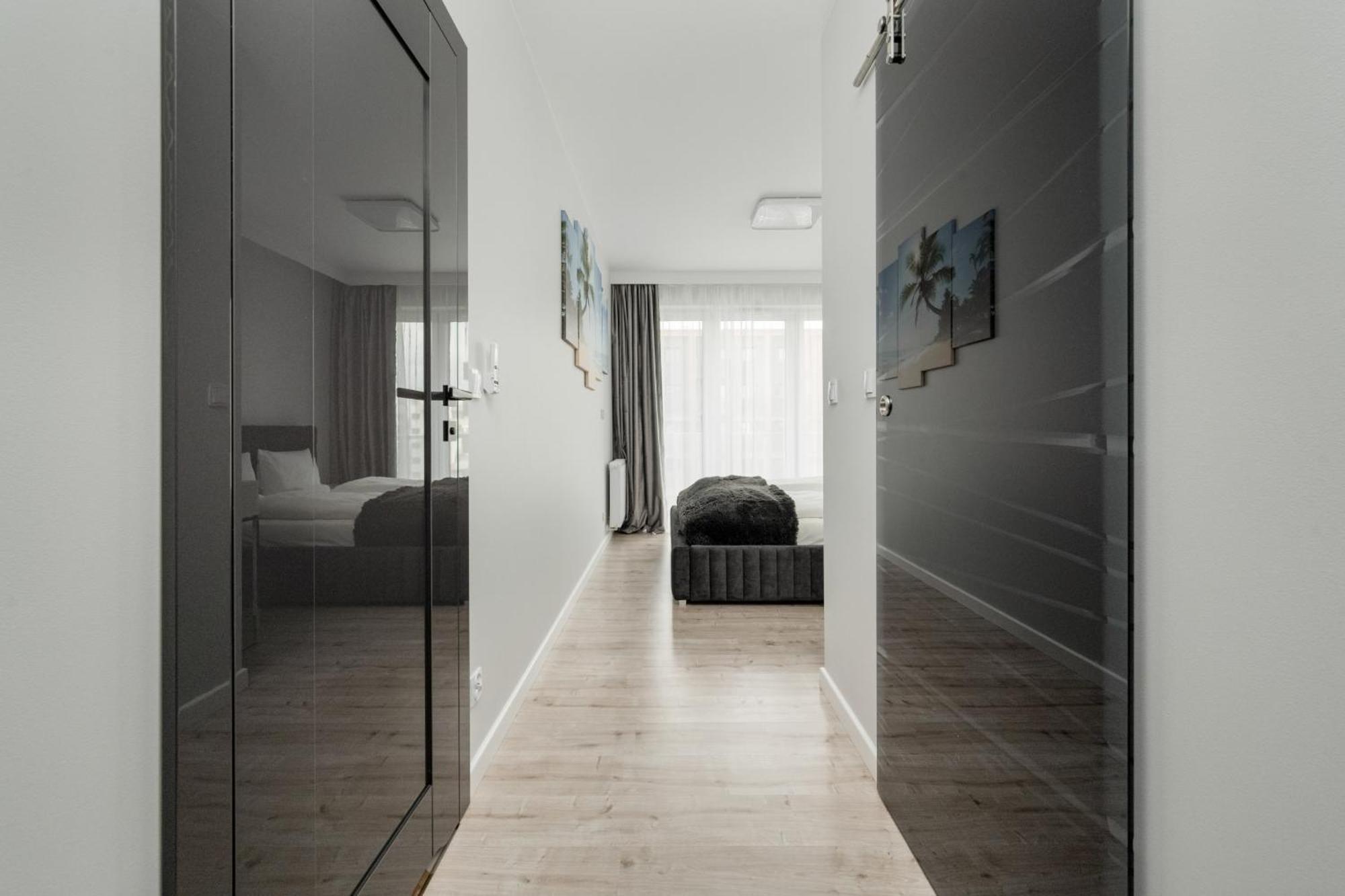 Luksusowy Apartament Z 3 Sypialniami, Klimatyzacja, Parkingiem I Biurkiem We Wroclawiu By Renters Prestige Екстериор снимка